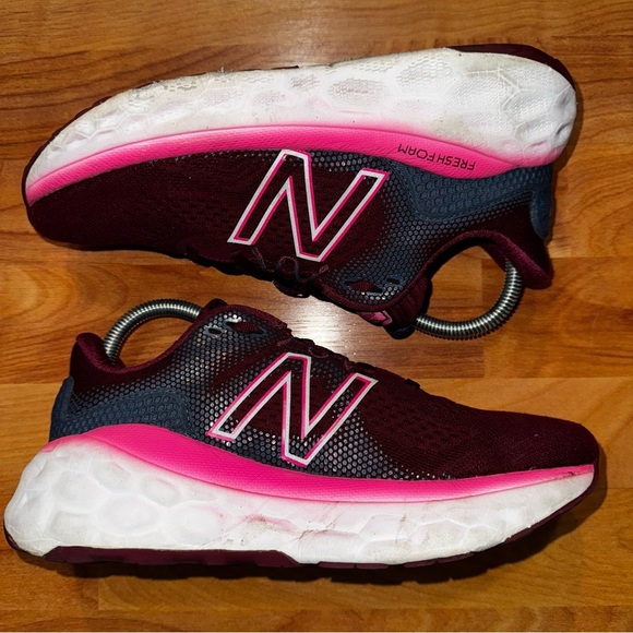 New Balance Fresh Foam X More v3 Shoes Women Sz SS (8.5?) Burgundy Running Read - Picture 8 of 13